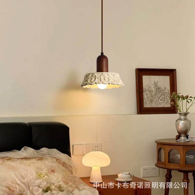 法式复古奶油风吊灯卧室床头中古胡桃木色装饰创意氛围雕花小吊灯