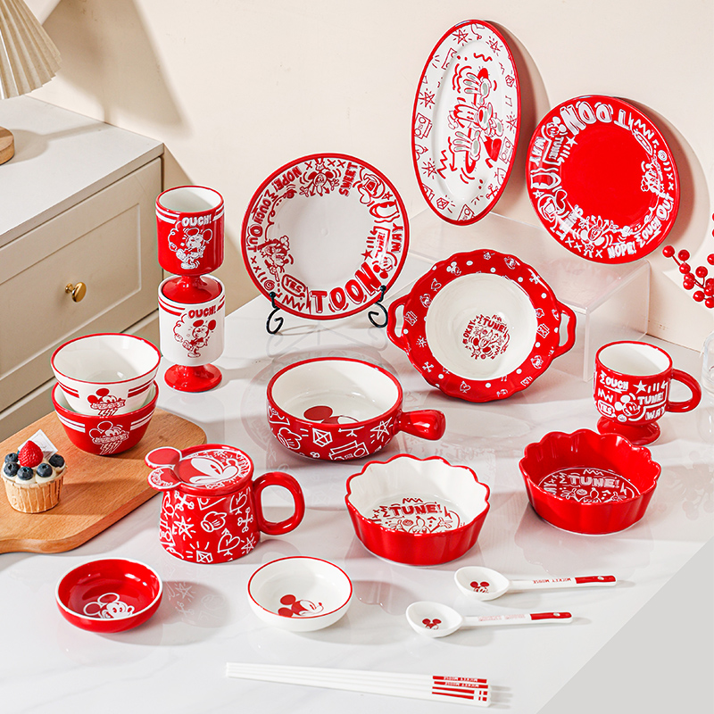 迪士尼米奇红色涂鸦主题陶瓷套装碗杯碟家用高级套装送礼新年礼物