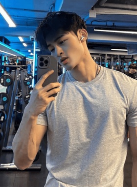 浅灰色夏季运动健身衣修身短袖t恤夏季凉感透气美式纯色正肩上衣