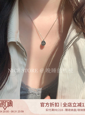晚睡的桔梗「冬季恋曲」钛钢字母不规则圆牌毛衣链吊坠锁骨项链
