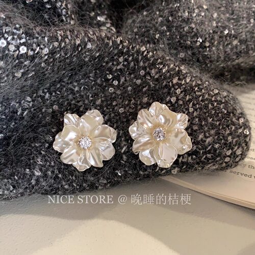 晚睡的桔梗「花色」许妍赵露丝同款花朵耳环满钻四叶草耳钉耳饰女