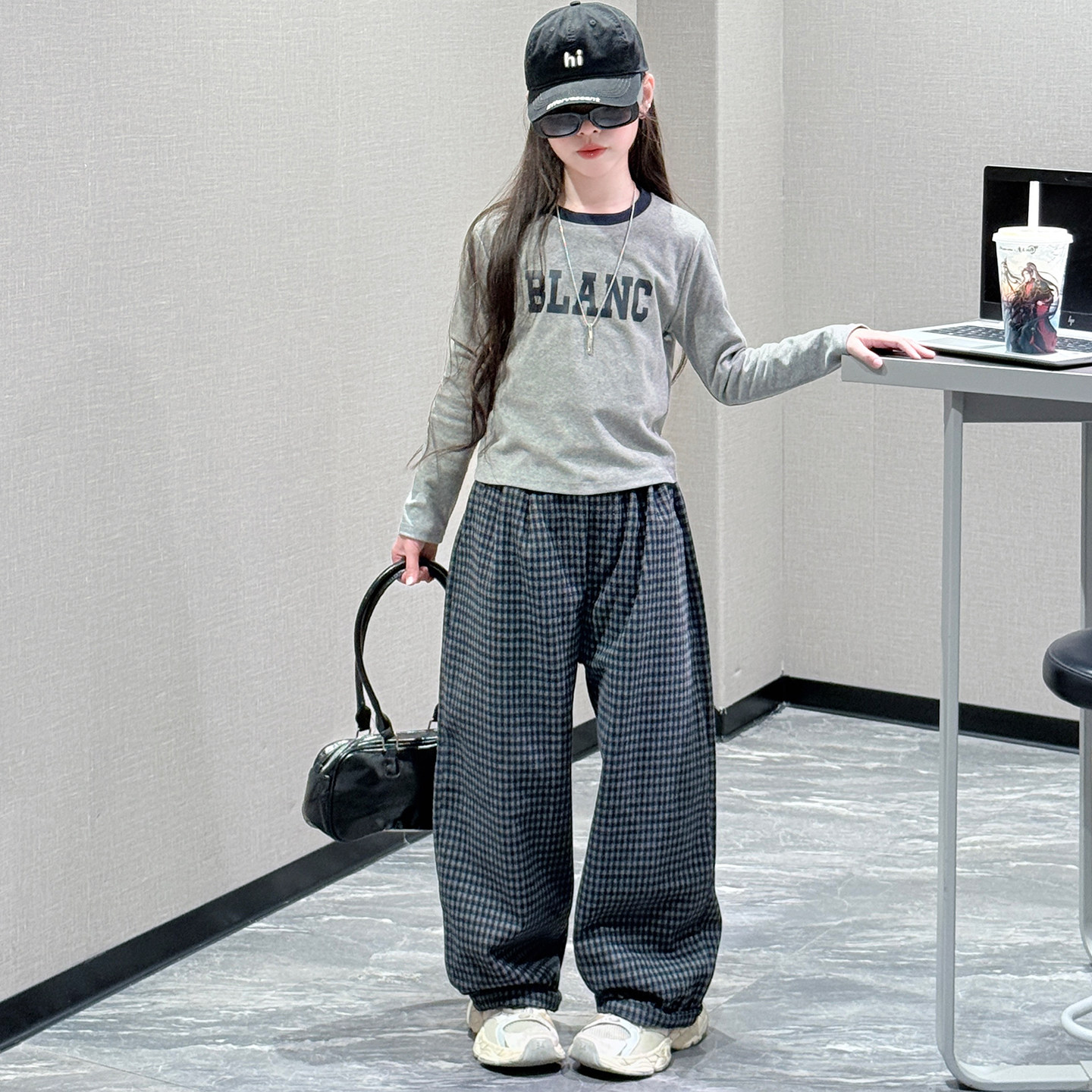 女童长袖t恤春装2026新款中大童T恤女孩打底衫春秋款韩版炸街时尚