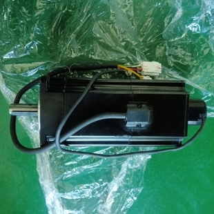 50601 川崎机器人伺服电机P50B08100VCLBB 1327 议价