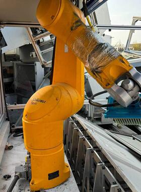 议价出售拆机史陶比尔机械手CS8C-TX90功能完好，成色漂亮