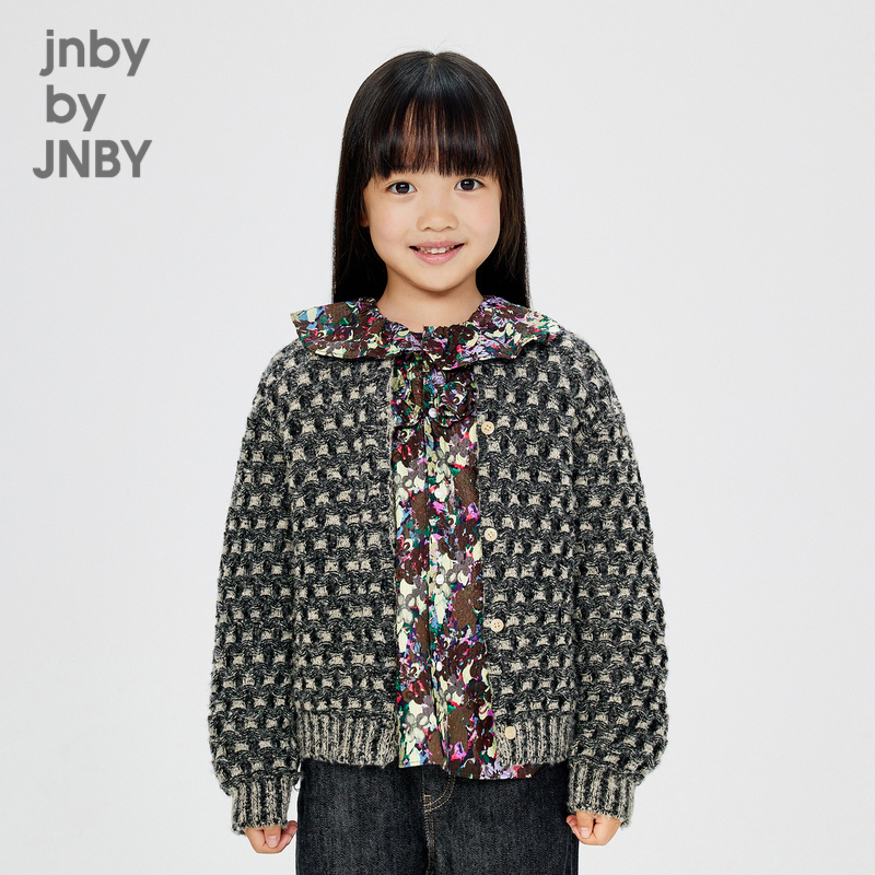 H型宽松设计，无论日常还是户外活动均适用