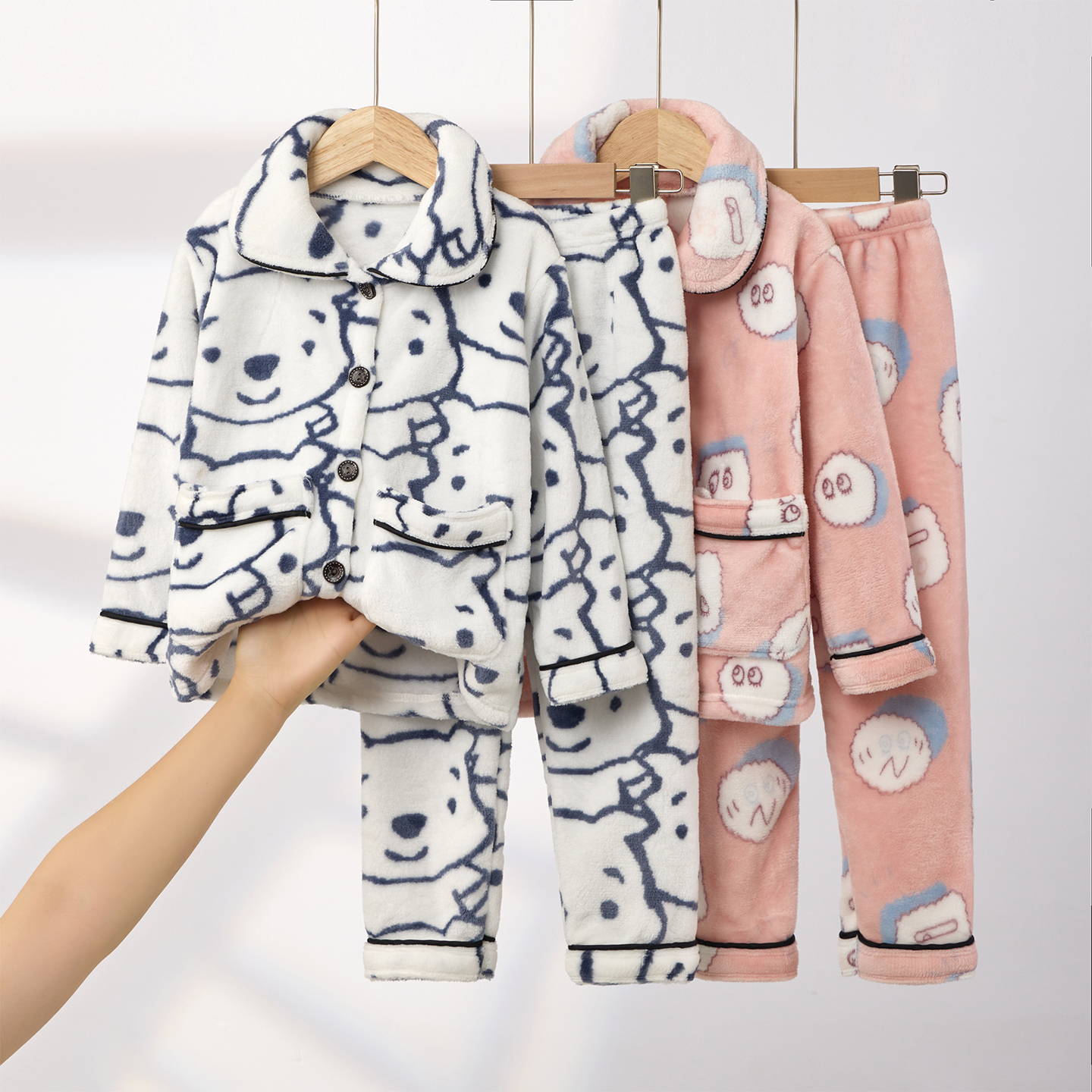 儿童睡衣法兰绒家居服2025秋冬季新款女童居家服男童加绒套装