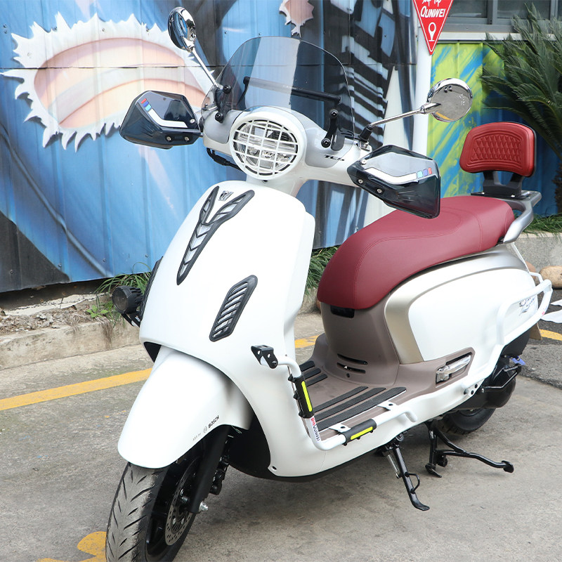 适用豪爵Lumi125保险杠射灯架防摔杠简易护杠HJ125T-50C改装护架