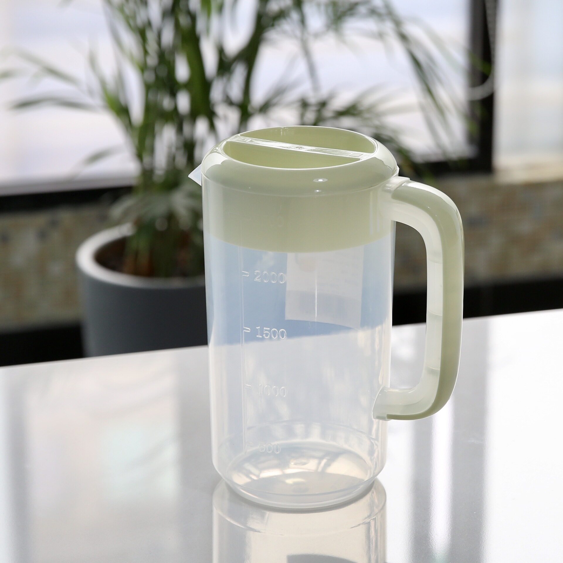 冷水壶家用塑料带刻度凉水壶带盖冰水壶冷水壶可装开大容量水量杯