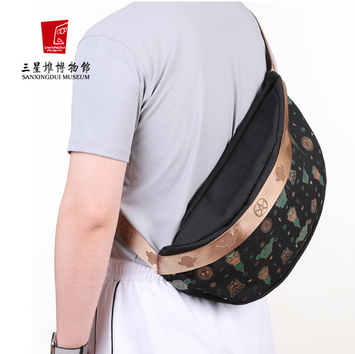 三星堆博物馆文创金面王朝胸包精致设计感纪念品送男友生日礼物