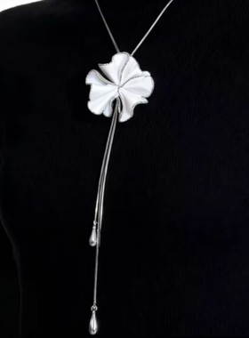 新款简约可抽拉褶皱花朵毛衣链