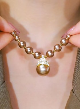 法式皇冠香槟色珠珠项链女气质优雅复古高级感小众设计感精美项链