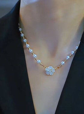 新款法式山茶花珠珠项链女网红轻奢高级感小众设计感精美项链女