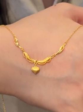 新款金色蕾丝爱心吊坠项链女高级感轻奢小众设计感精美爆款项链女
