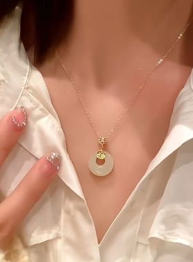 高级感白色平安扣项链女网红爆款轻奢气质百搭小众设计感项链女