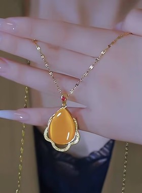 新款鸡油黄水滴项链女锁骨链