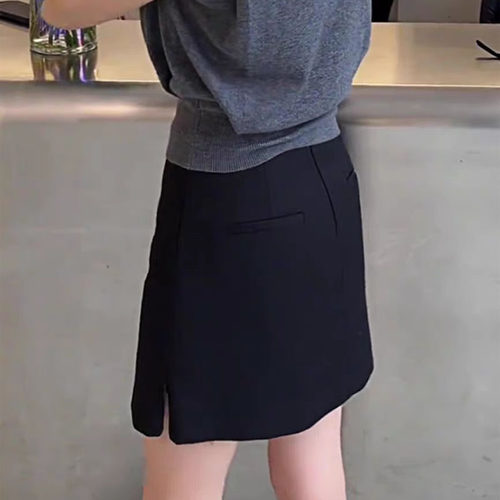 梨形身材小个子黑色西装短裙开叉