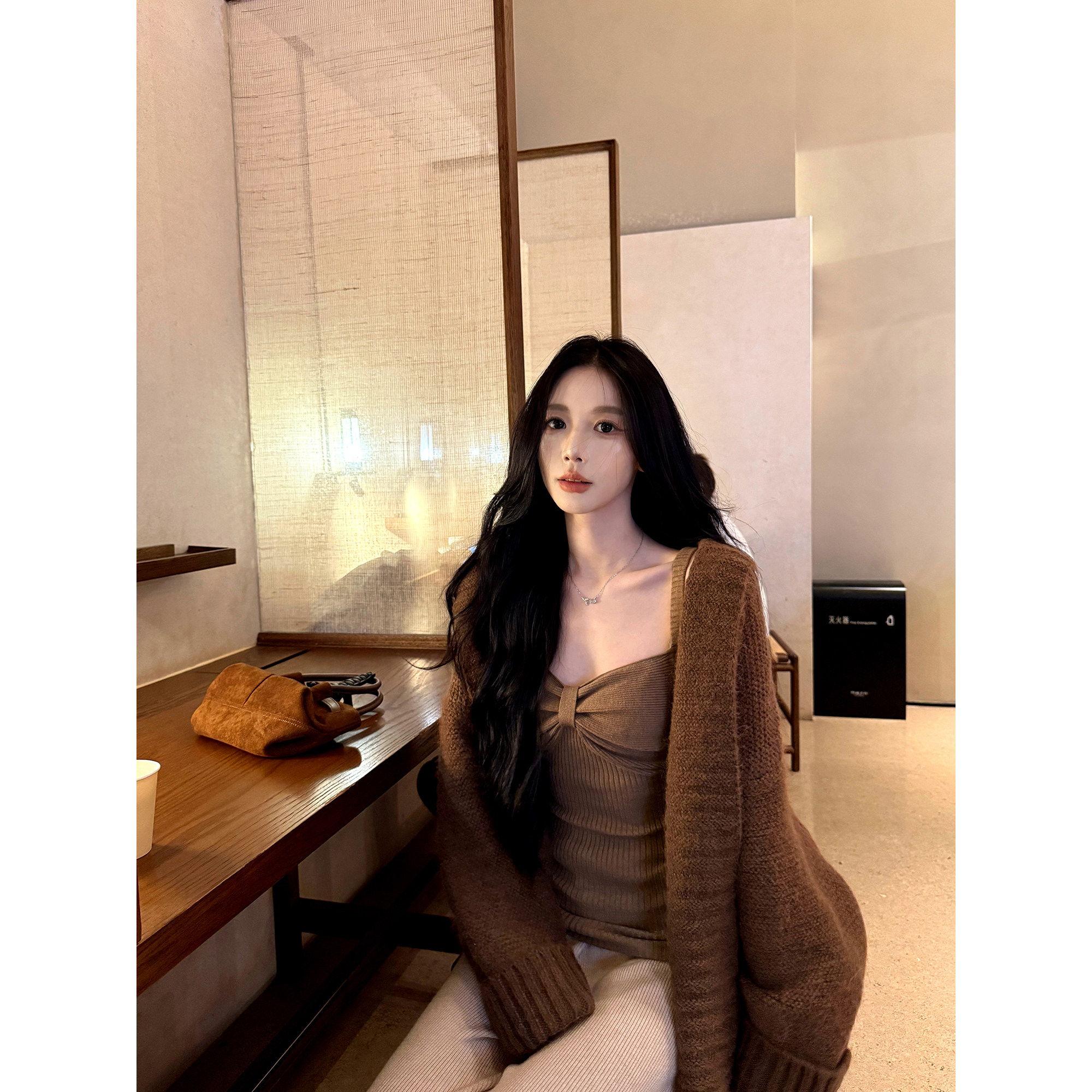 一颗甜桃yikett《柏林栗子》秋季百搭宽松长袖毛针织开衫女外套图片