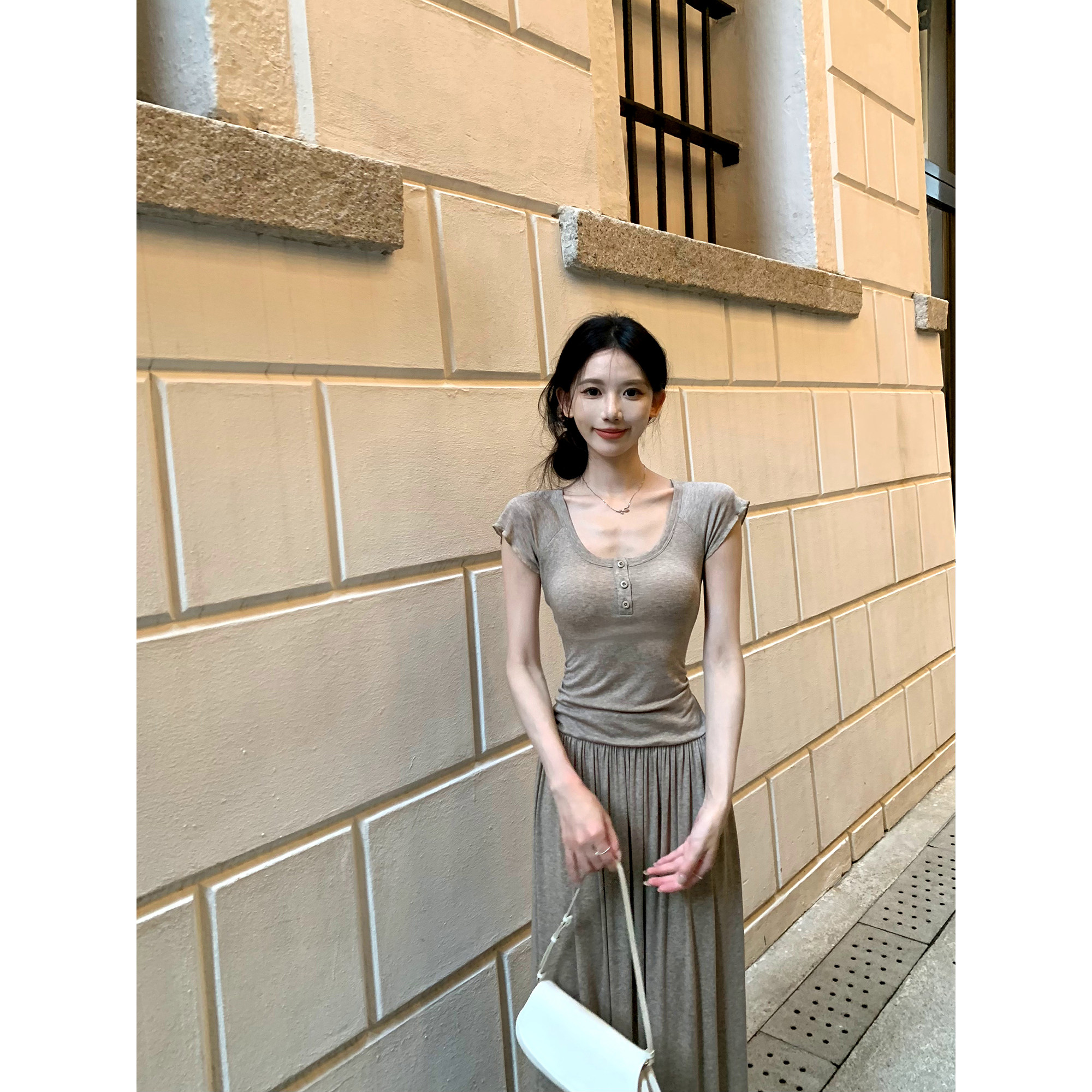 一颗甜桃yikett《淡人慵懒》小飞袖针织显瘦连衣裙女夏日连身裙