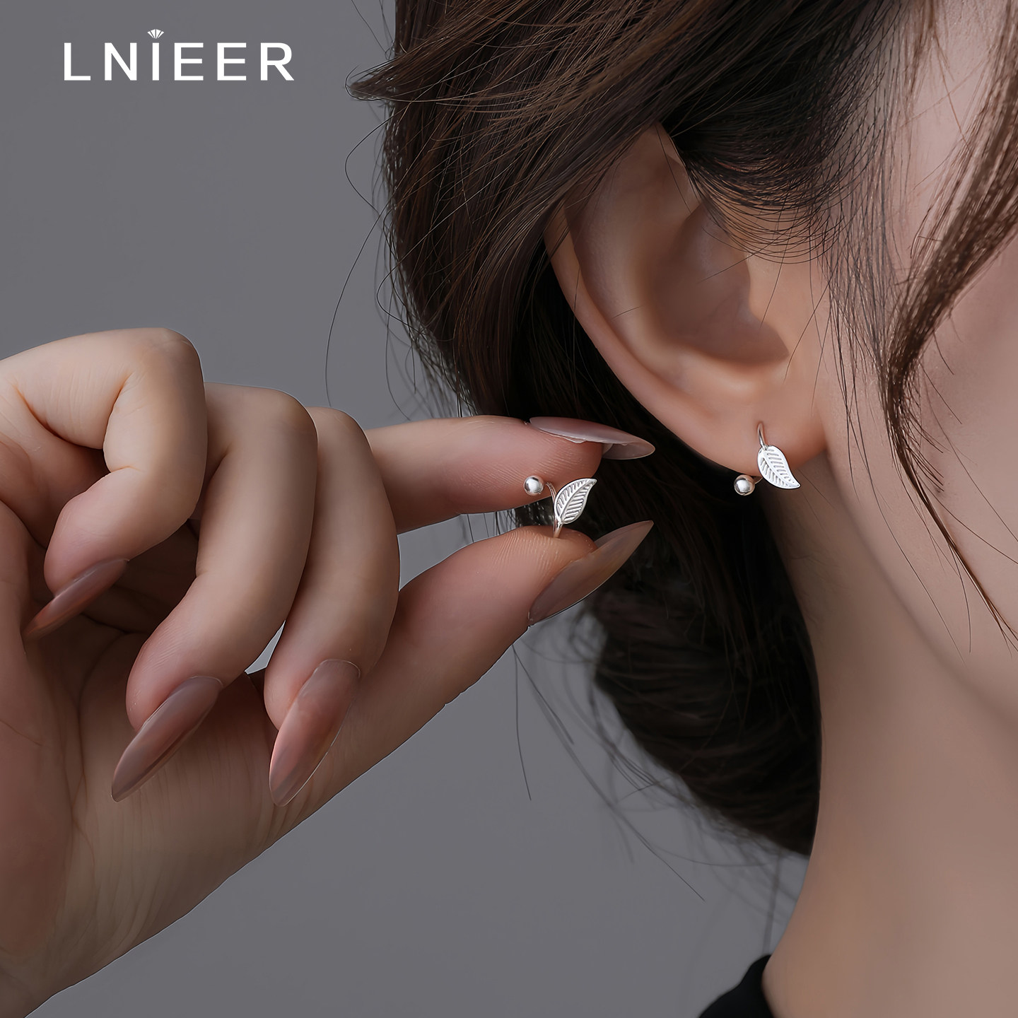 999纯银小嫩芽树叶耳钉女