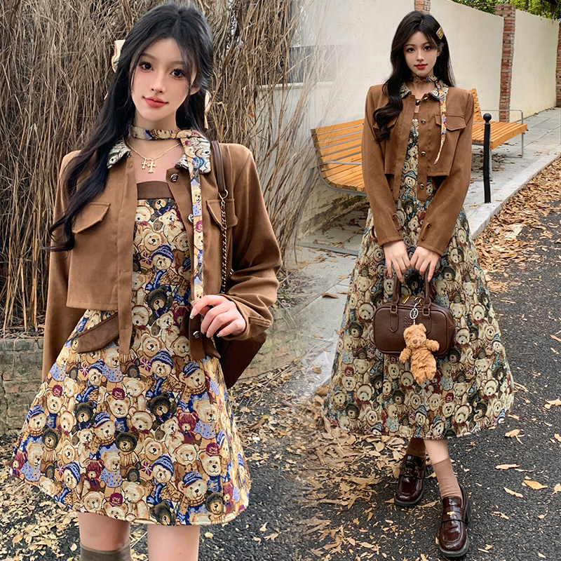 大码女装复古连衣裙秋季梨形身材设计感吊带裙胖MM显瘦A字裙