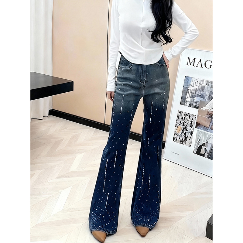 超好看重工烫钻微喇牛仔裤女2025