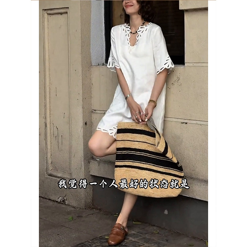 设计感镂空亚麻连衣裙女2026夏季新款女神范轻奢风超好看显瘦裙子