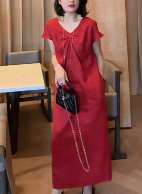 高级感简约红色V领连衣裙女2025夏季新款优雅减龄宽松中长款裙子