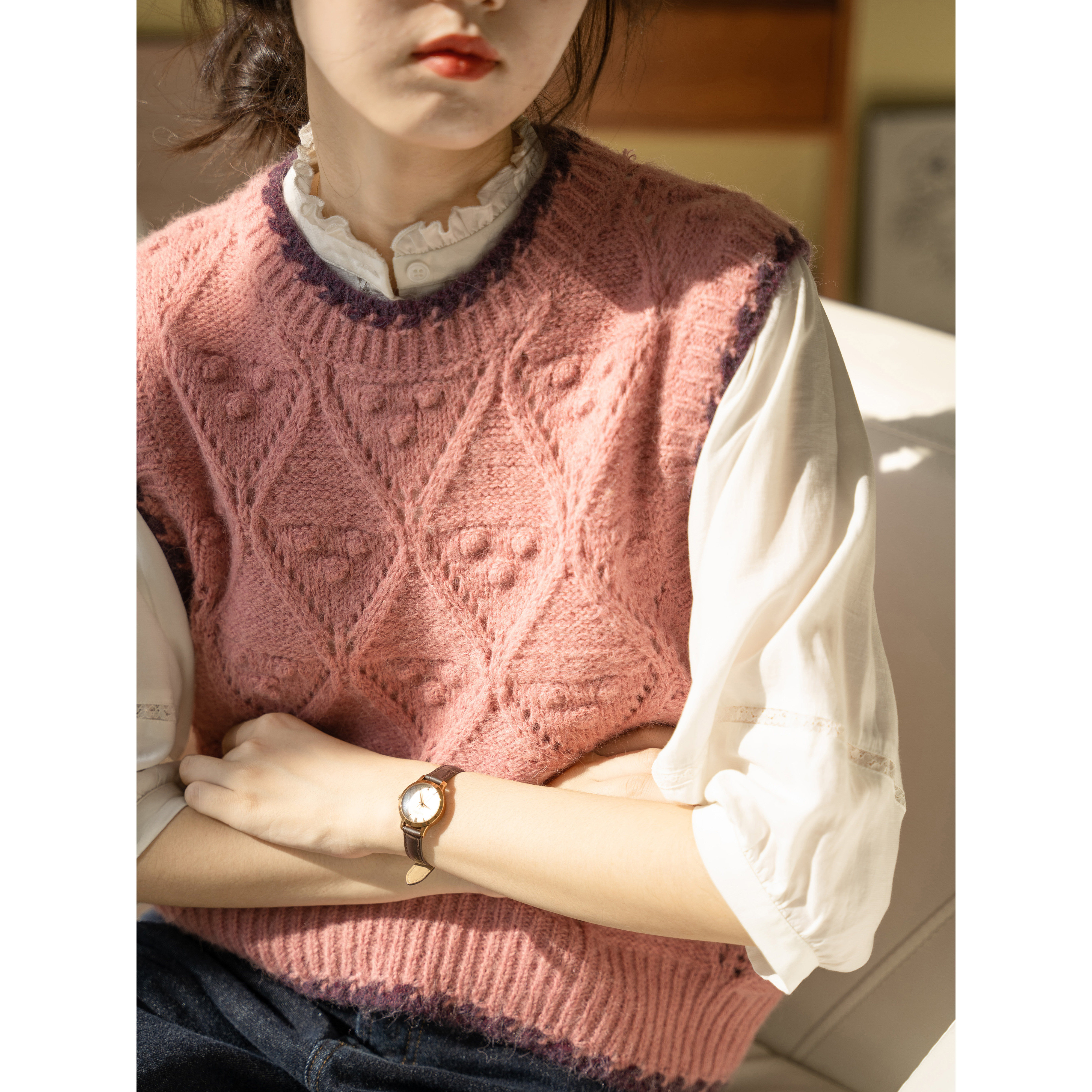 2023秋季新款法式复古撞色拼接粉色白色勾花羊毛百搭针织背心