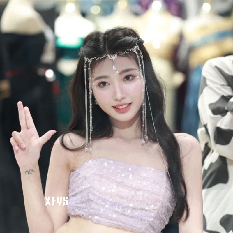 西双版纳哈尼妆容傣族服装头饰新娘流苏额饰古风眉心坠婚纱发饰