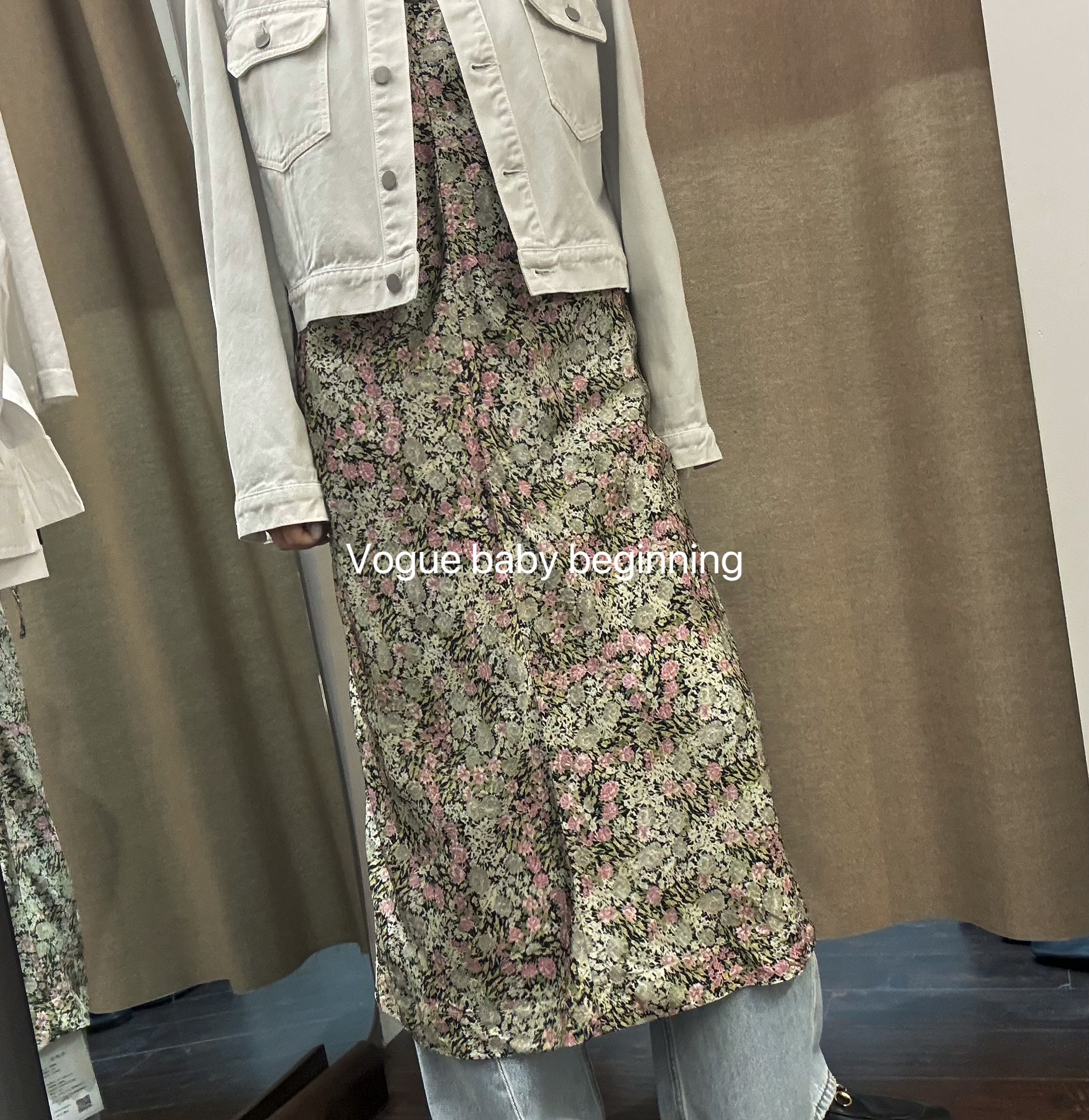褶皱吊带碎花连身裙 夏季新款时尚宽松显瘦百搭 精品实体女装店铺