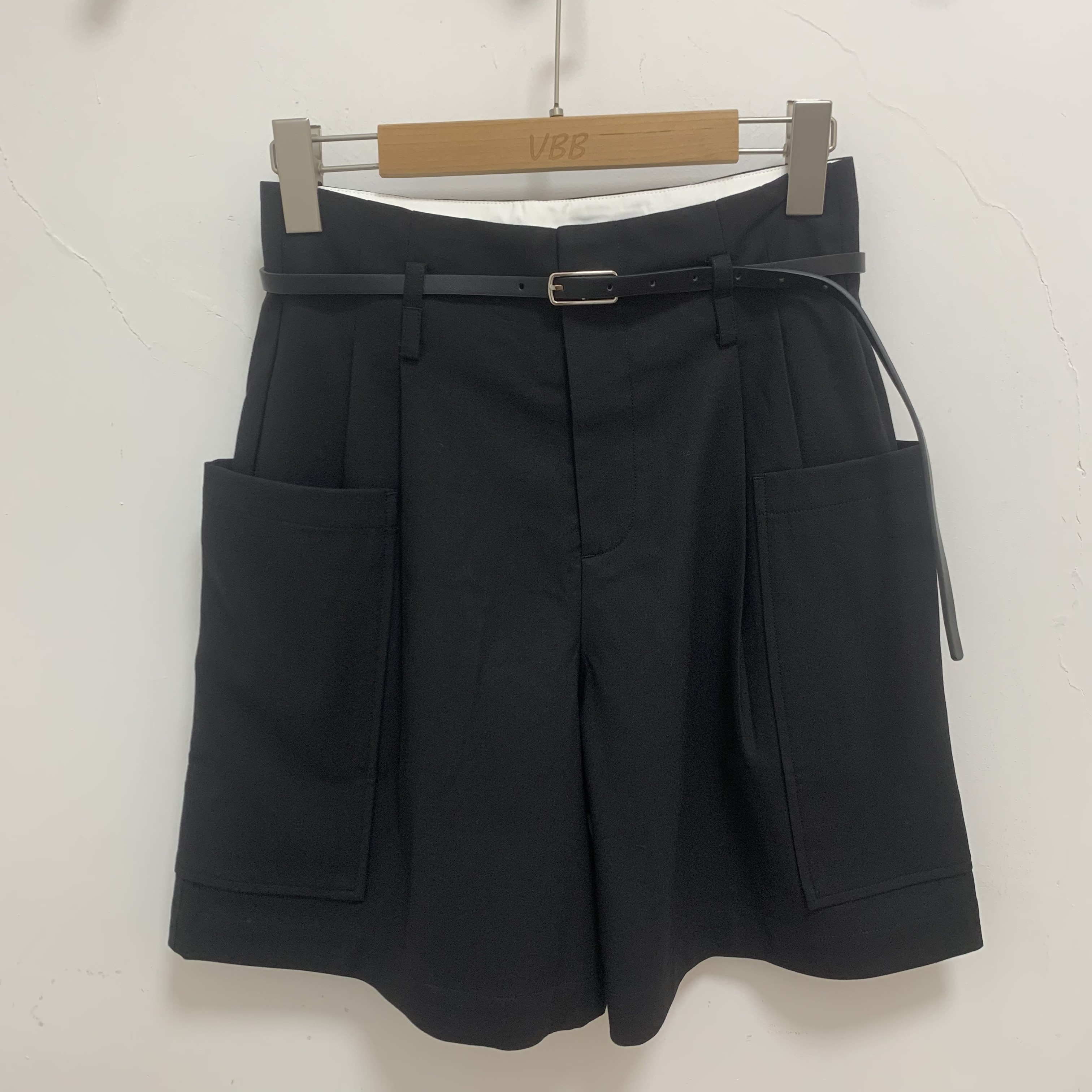 高级感极简风黑色高腰工装短裤女春季新款宽松显瘦大口袋阔腿短裤