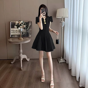 高级感泡泡袖 黑色法式 连衣裙小众设计短裙子D1939 新款 2026春夏季