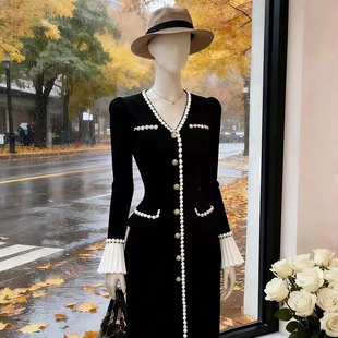 爆款V领收腰显瘦连衣裙女2026春季新款气质A字裙D4610