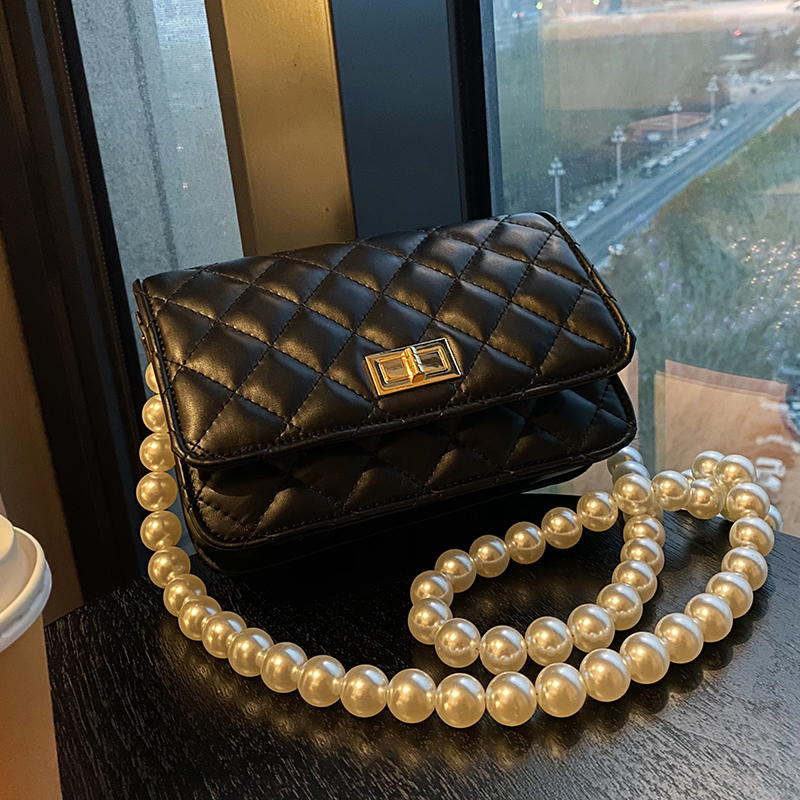 Internet celebrity explosion pearl chain bag female summer 2021 new tide fashion crossbody bag high -end sensitivity small square bag