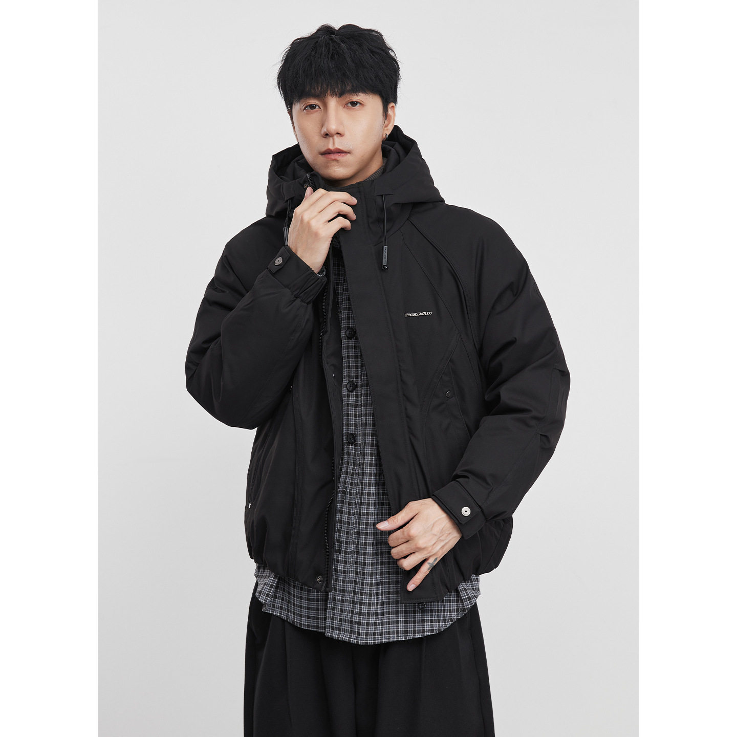 亦止【酷黑】男士外套连帽白羽绒