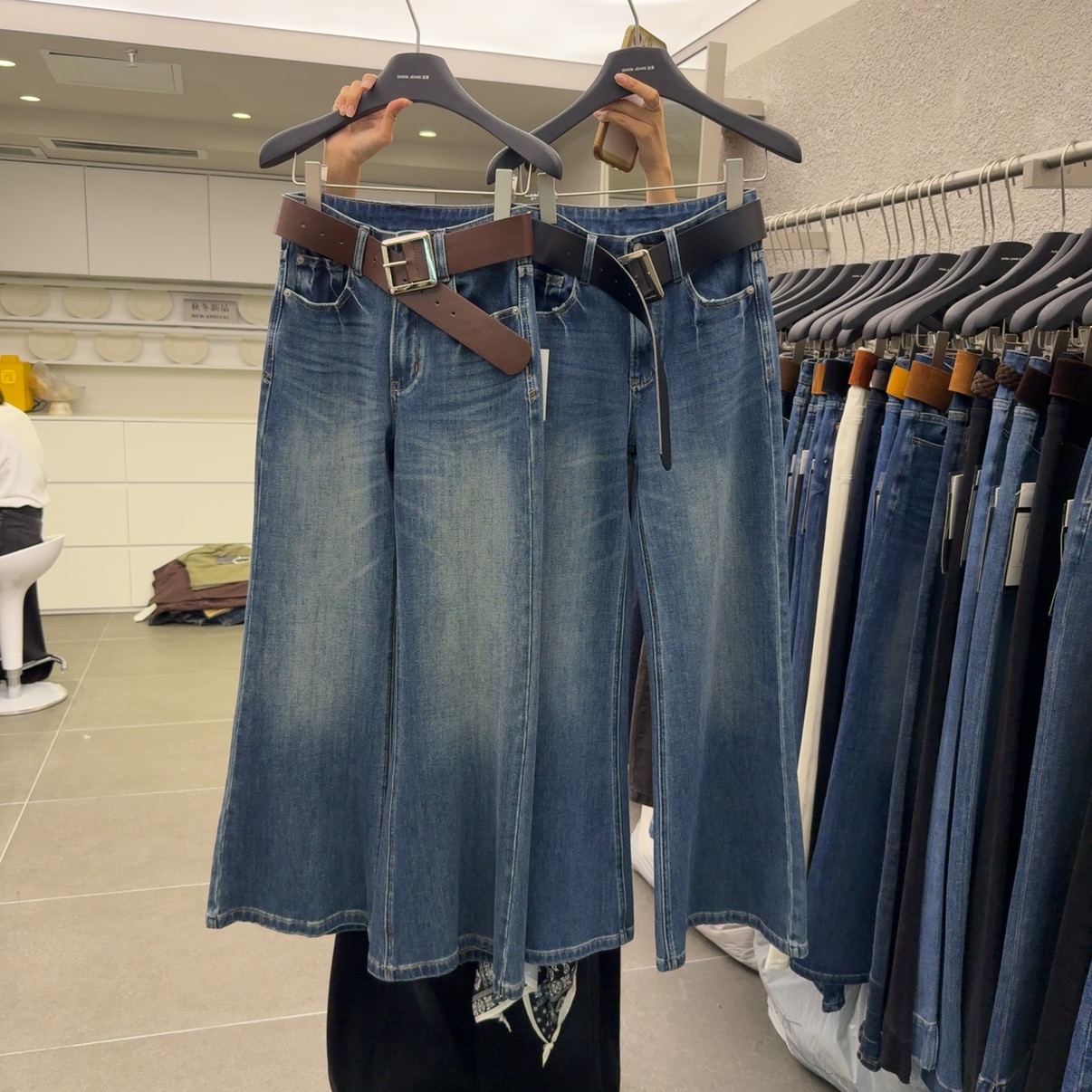 韩版时尚高腰显瘦直筒阔腿牛仔裤