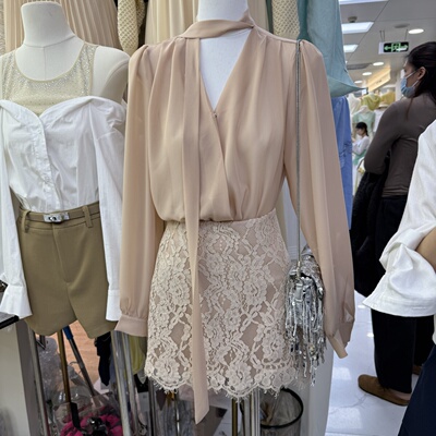 韩版气质飘带小衫蕾丝半身裙套装