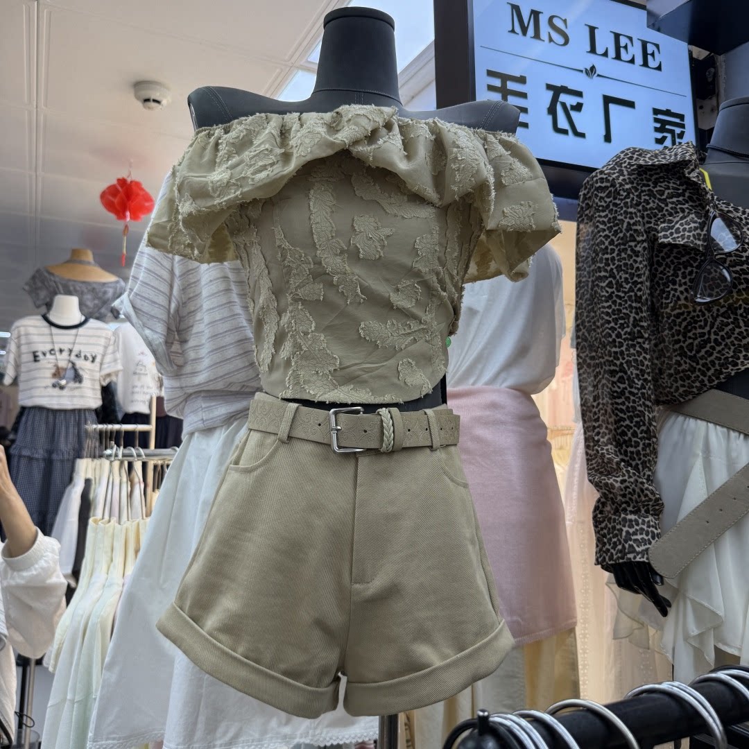 十三行拿货2026春新款法式荷叶边一字肩飞飞袖上衣短裤s26258w134