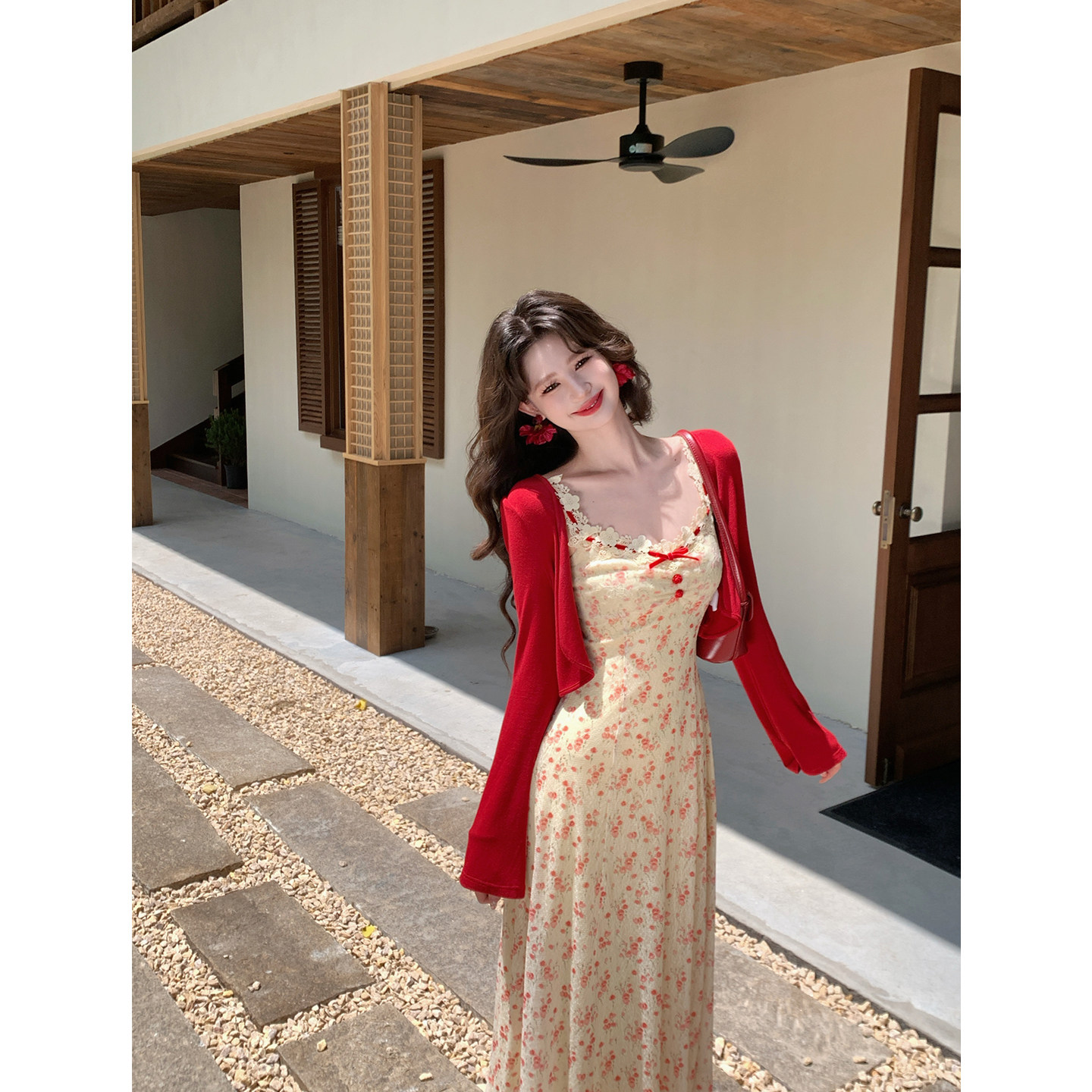 一生罗曼【樱桃陷阱】法式复古红短款开衫女夏喇叭袖外搭披肩小衫