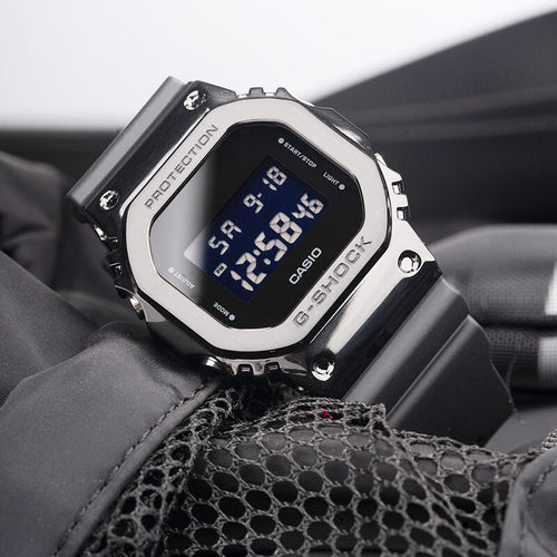卡西欧G-SHOCK复古金属数显小方块运动防水手表男GM-5600-1/B-3