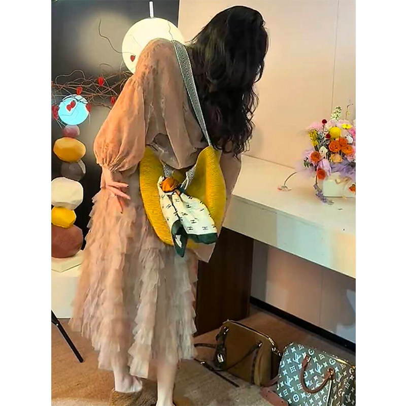 欧货2026春季新款时尚洋气法式高级感气质丝绒上衣连体蛋糕裙套装