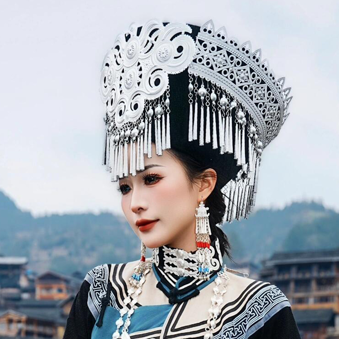 彝族帽子2025新款少数民族银饰头饰头冠女千户苗寨旅拍演出特色帽