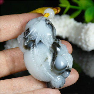 天然和田玉貔貅吊坠新疆玉石黑青花飘花玉貔貅把件原石挂件手玩件