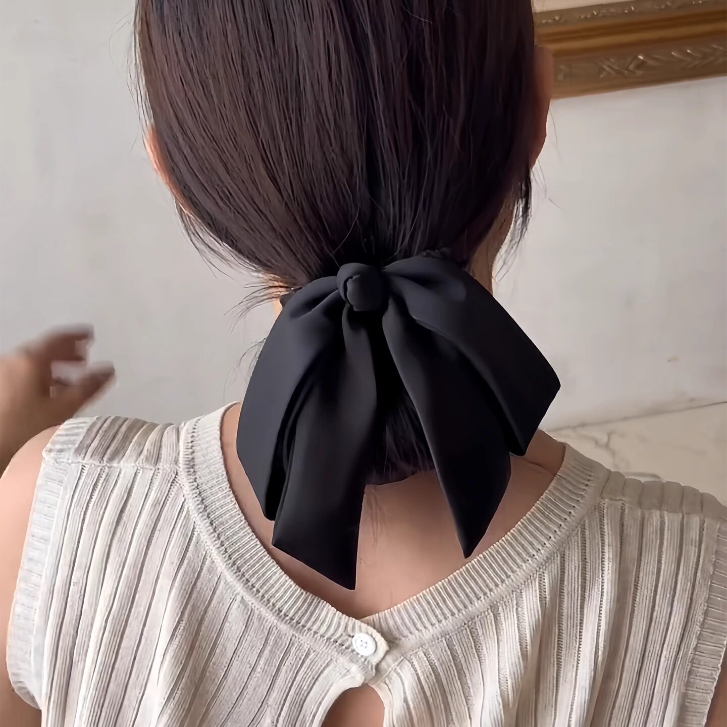 低丸子头黑色缎面蝴蝶结发夹女后脑勺弹簧夹头饰2025新款高端发卡图片