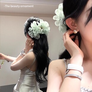 超仙珍珠花朵抓夹发夹女后脑勺头花2025年新款 盘发大号鲨鱼夹头饰