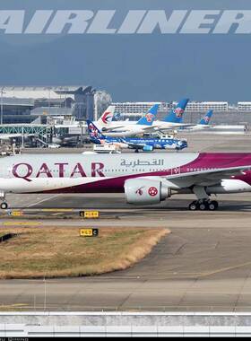 波音B777卡塔尔航空带轮子带灯2022世界杯涂装合金飞机模型客机