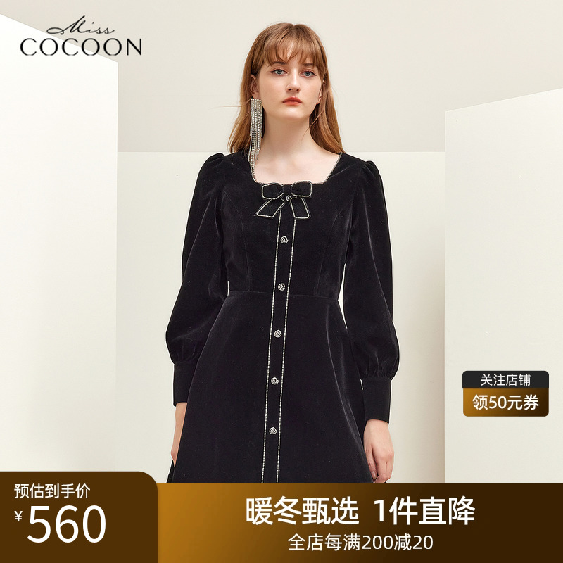 miss COCOON小黑裙秋装新款女气质方领蝴蝶结收腰显瘦连衣裙