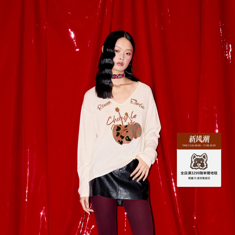 REVAN芮范新品樱桃系列甜酷樱桃豹纹米白毛衫RM90601305