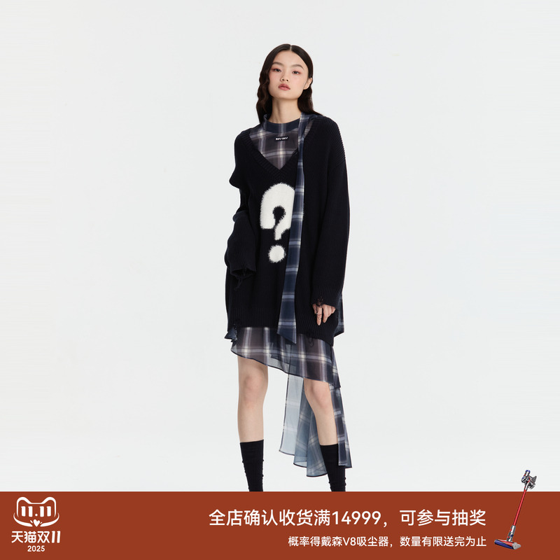 REVAN芮范新品质感两件套毛衣藏青格纹连衣裙RM91101379