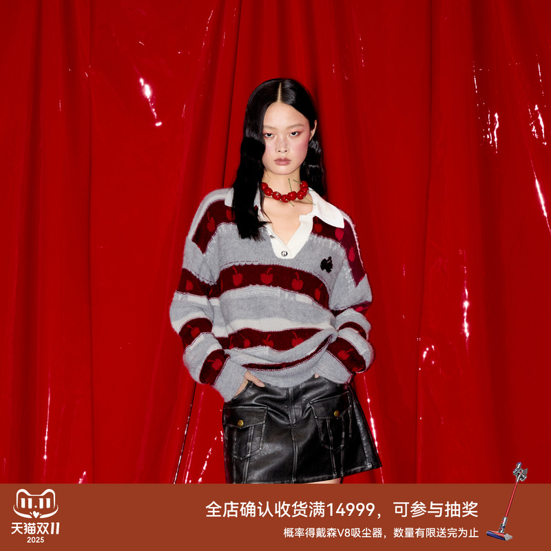 【庆怜同款】REVAN芮范2024冬樱桃系列条纹毛衣连衣裙RM91103307